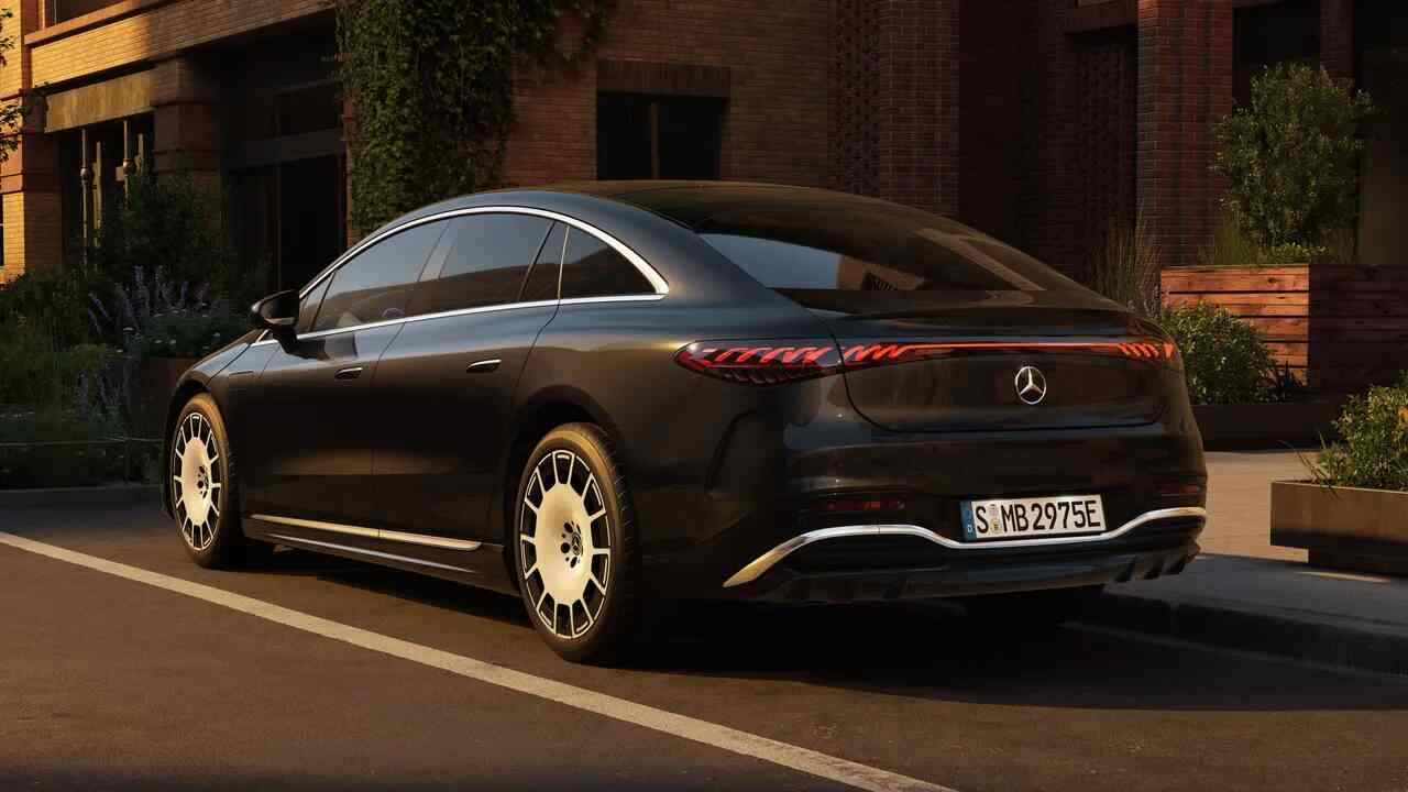 Mercedes EQS oppdatert slår rekord som elbilen med lengst rekkevidde i verden