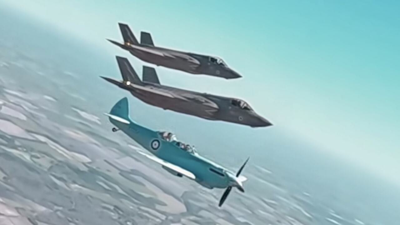 Spitfire fighter completes unique formation flights with the Royal Air Force