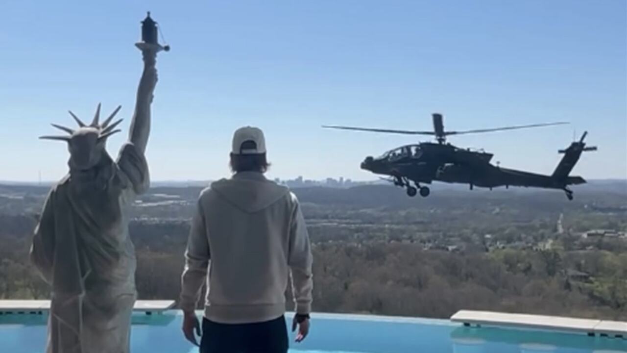Pete Hegseth ruší suspendování posádky armády, která přeletěla nad domem Kid Rocka