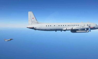 Caças da Polônia e da França interceptam avião de reconhecimento russo Il-20 no Mar Báltico. X @EtatMajorFR
