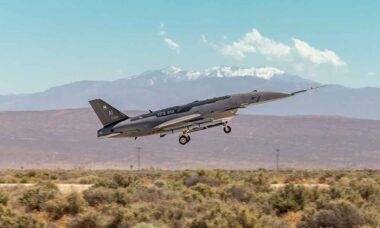 YFQ-44A . Foto: USAF