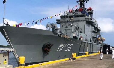 BAE Jambelí se torna o maior navio operacional da Marinha do Equador (X @armada_ecuador)