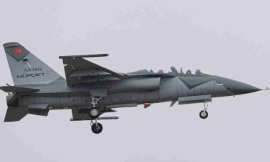 Hürjet aparece com armamentos e avança como novo caça leve turco