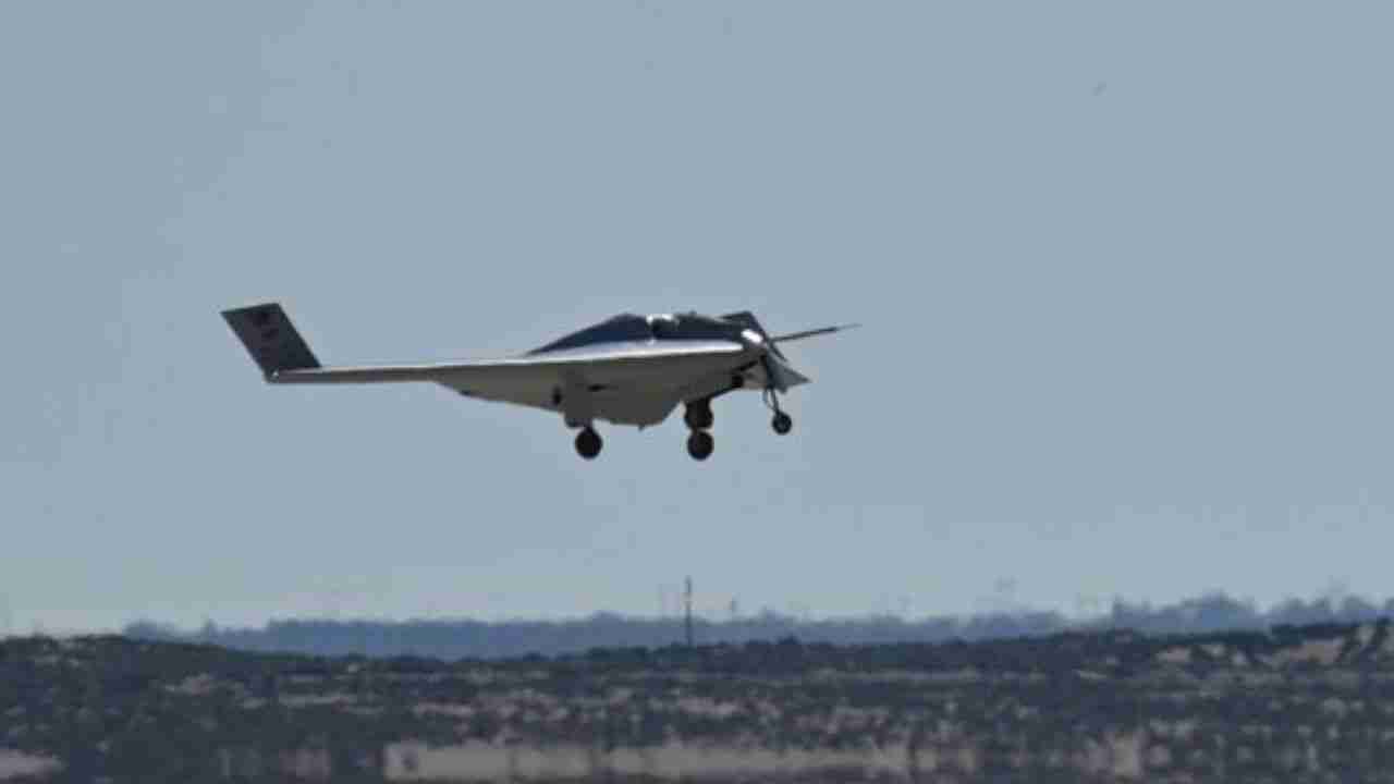Drone híbrido XRQ-73 inicia testes de voo nos Estados Unidos