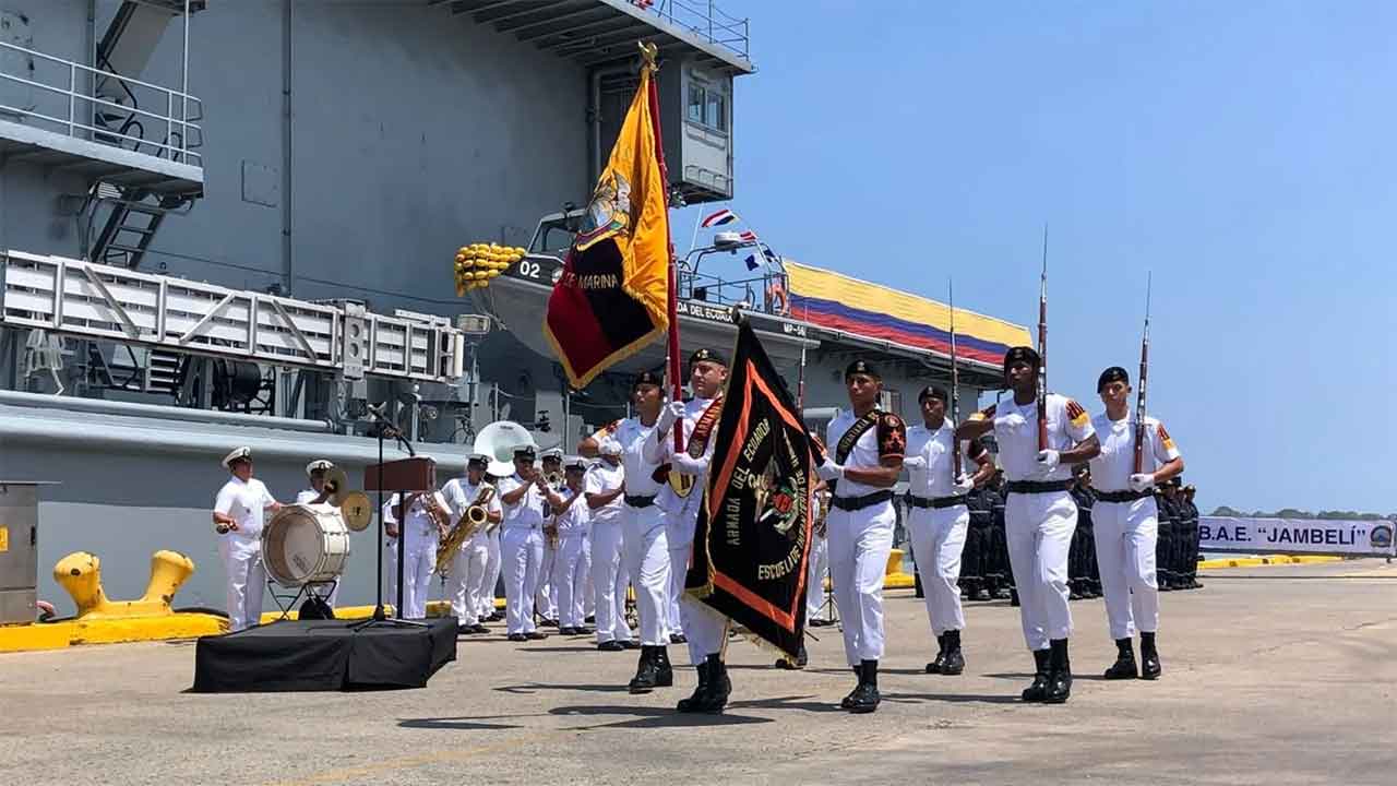 BAE Jambelí blir det største operative skipet i Ecuadors marine (X @armada_ecuador)