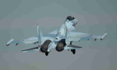 Rússia reforça frota aérea com novos caças Su-35 em meio à guerra na Ucrânia