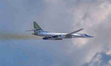 Rússia avança na modernização dos bombardeiros Tu-160M