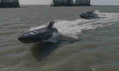 Reino Unido envia drones navais autônomos para reforçar segurança em Hormuz