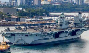 Porta-aviões britânico HMS Prince of Wales chega à Noruega após exercício da OTAN