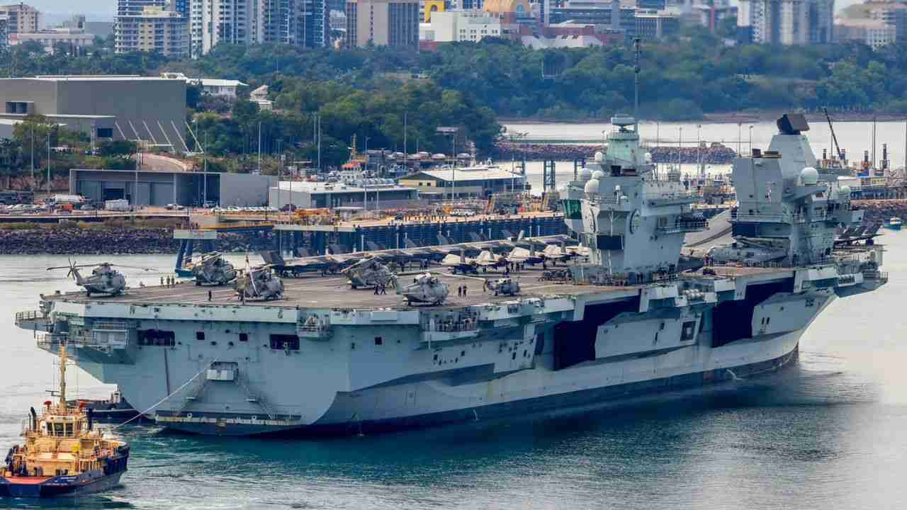 NATO演習後、英国空母HMSプリンス・オブ・ウェールズがノルウェーに到着