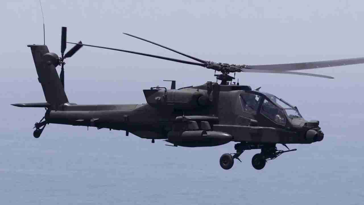 USA setzen Hubschrauber ein und zerstören 6 iranische Boote in der Straße von Hormus