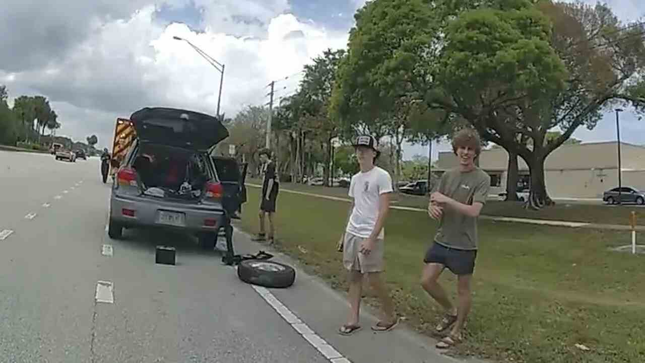 Ungdommer i Florida ble hyllet som helter etter å ha hjulpet bilist under hjerteinfarkt