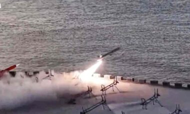 Marinha da China revela novos sistemas de defesa aérea antidrones