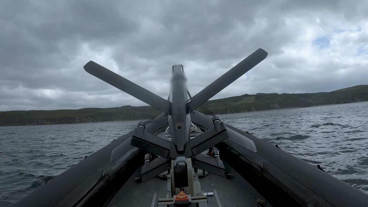 Empresa alemã testa drone kamikaze HX-2 lançado de embarcação no Reino Unido