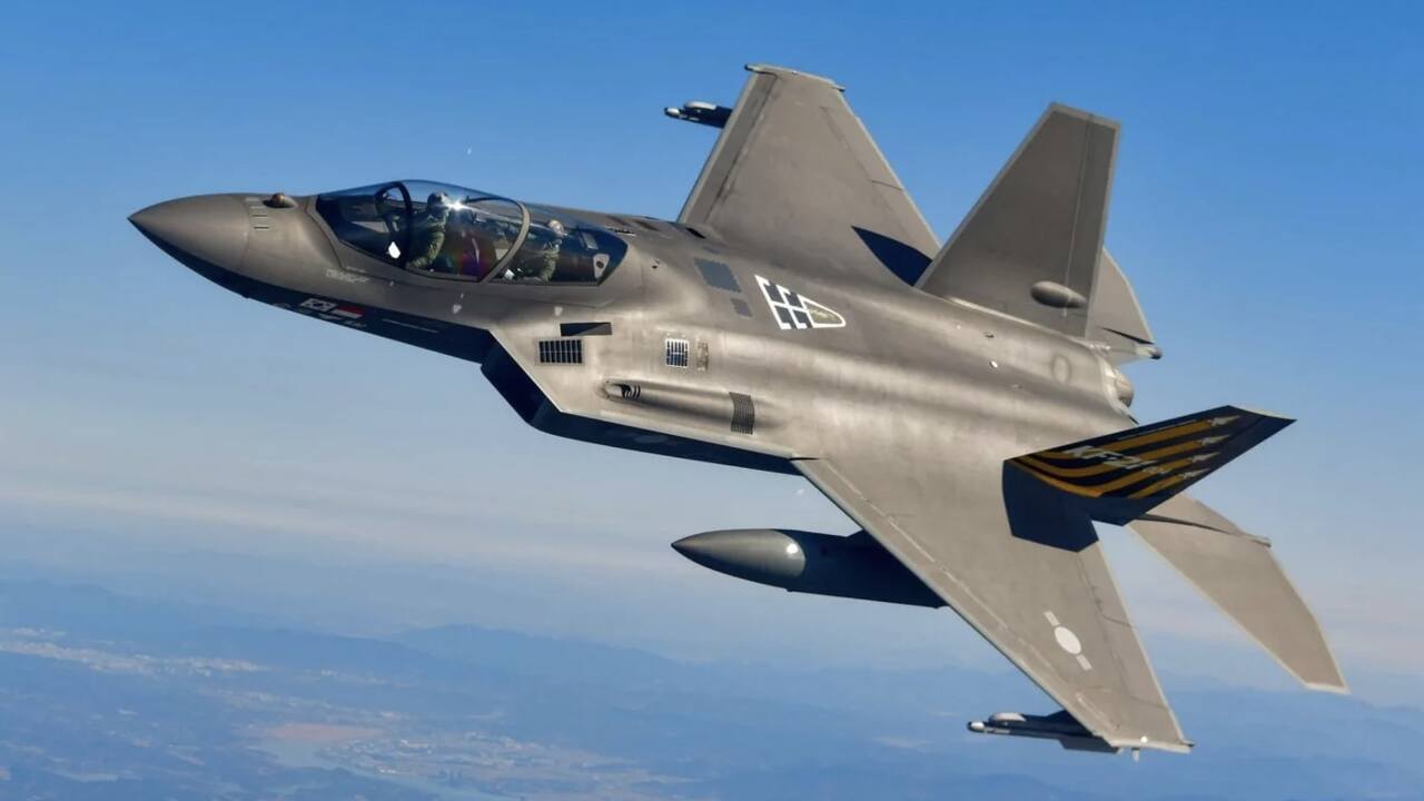 Novo jato de combate KF-21 da Coreia do Sul é liberado para entrar em serviço