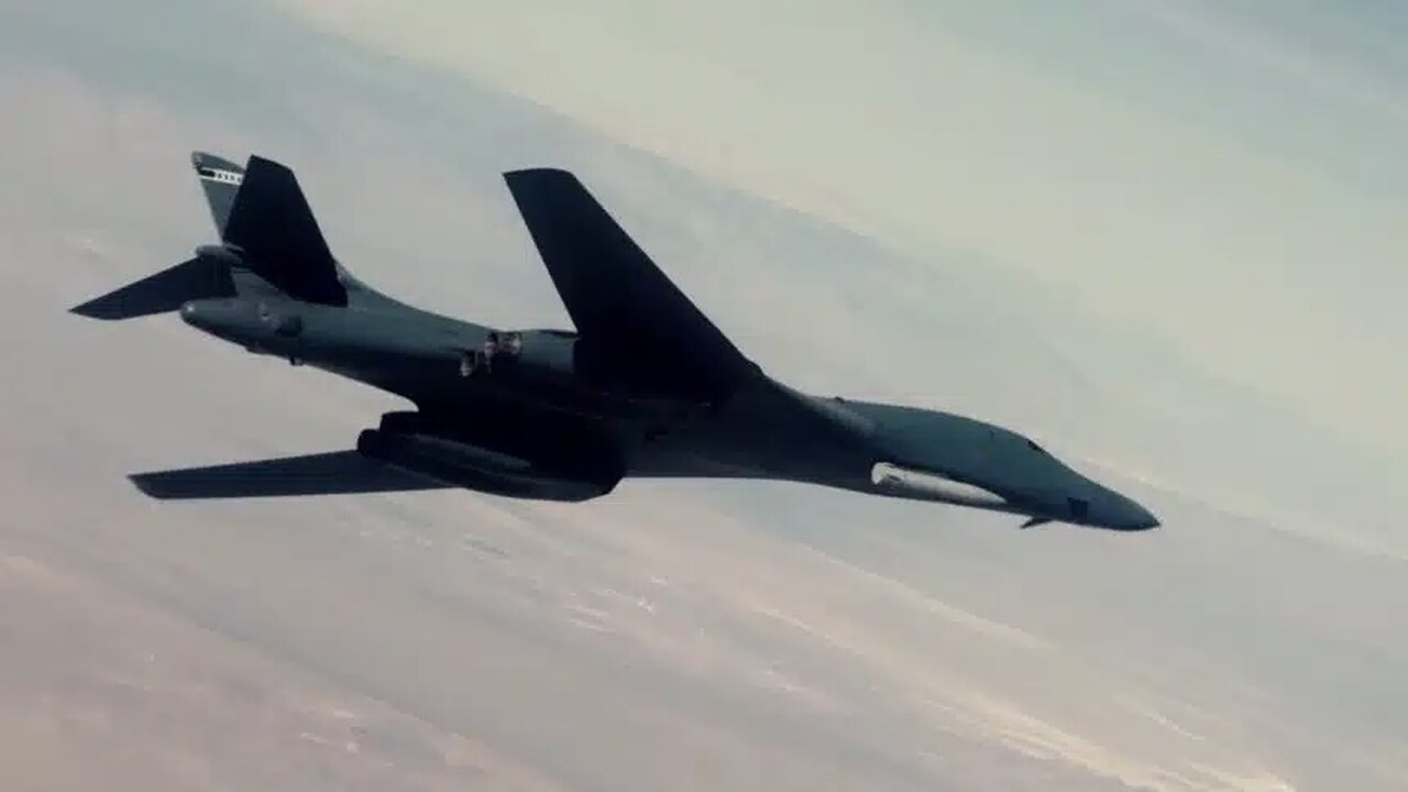 L’AGM-183 ARRW aperçu pour la première fois sur un bombardier B-1B