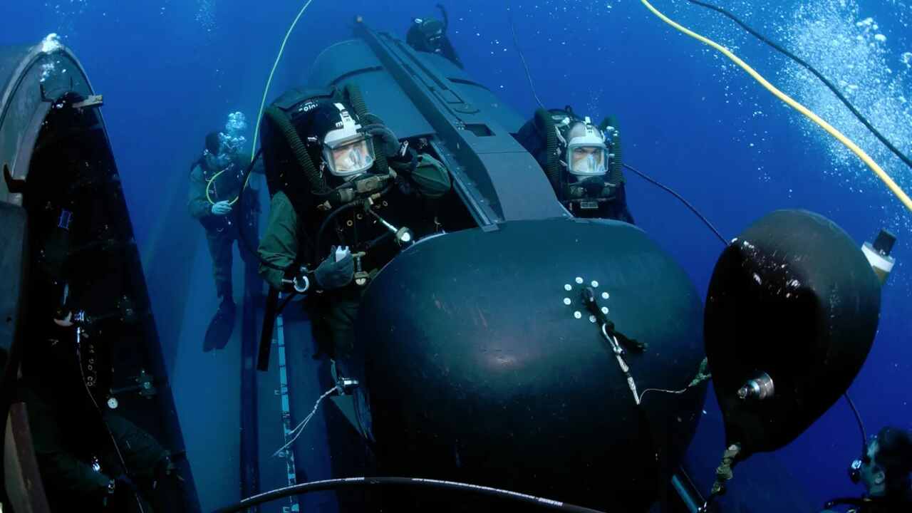 Marinha dos EUA testa operações conjuntas entre forças especiais e drones subaquáticos