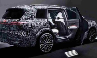 Interior do Audi Q9 é revelado antes de sua estreia oficial em julho