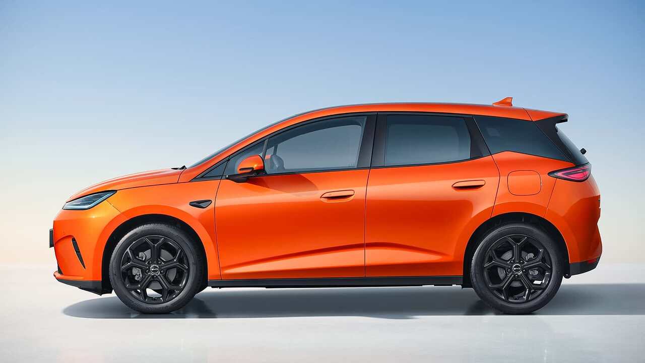 BYD、航続距離1,000km超のハイブリッド「Dolphin G」を発表