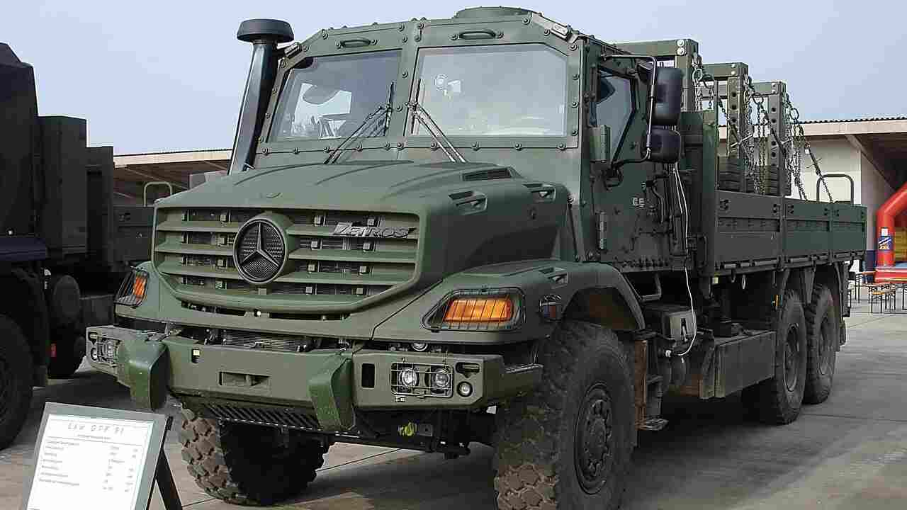 Mercedes-Benz envisage d’étendre ses activités à l’industrie militaire