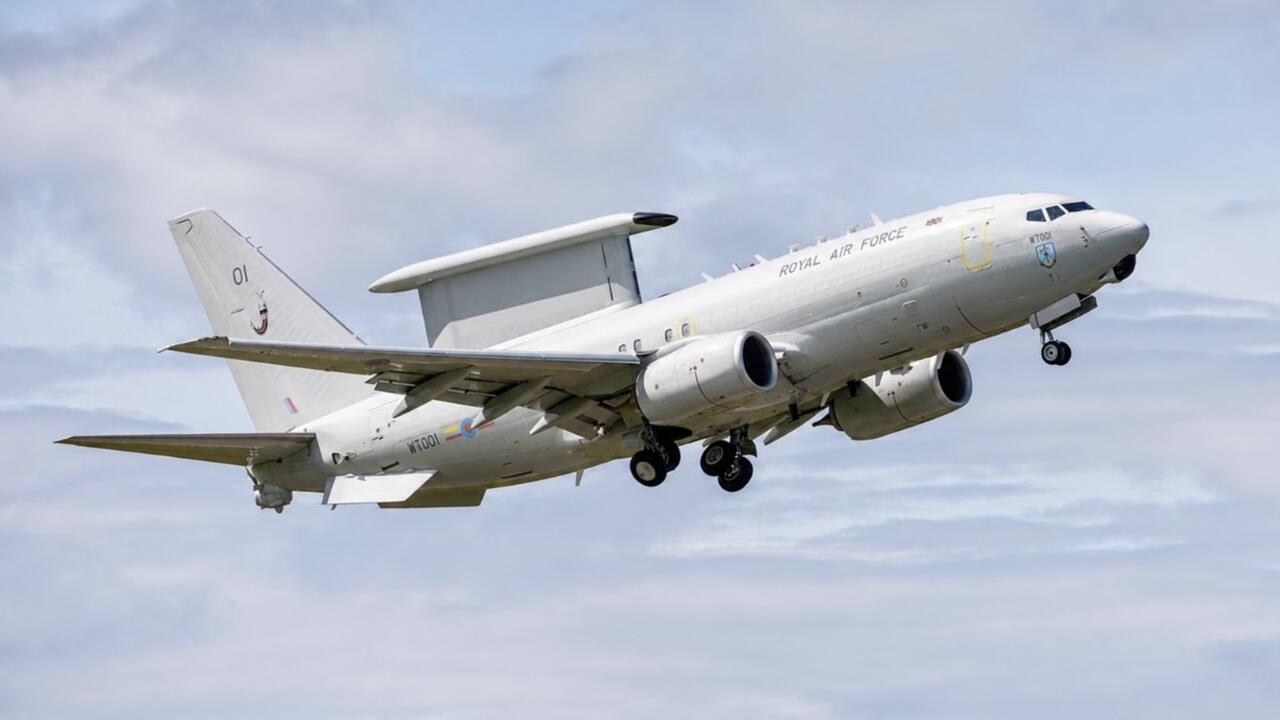 Novo avião radar E-7 Wedgetail do Reino Unido inicia testes finais na Escócia