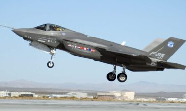 Pentágono fecha contrato de US$ 879 milhões para armar frota de F-35