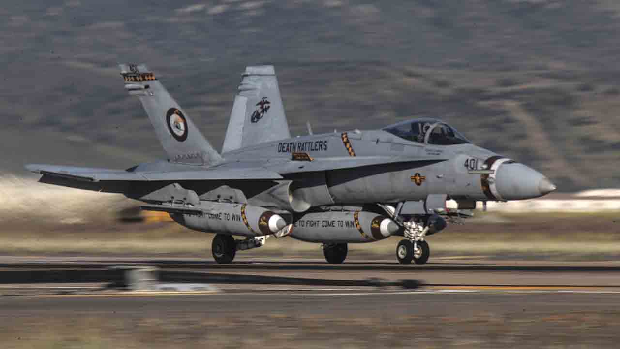 F/A-18 A-D Hornet. Photo : Navair