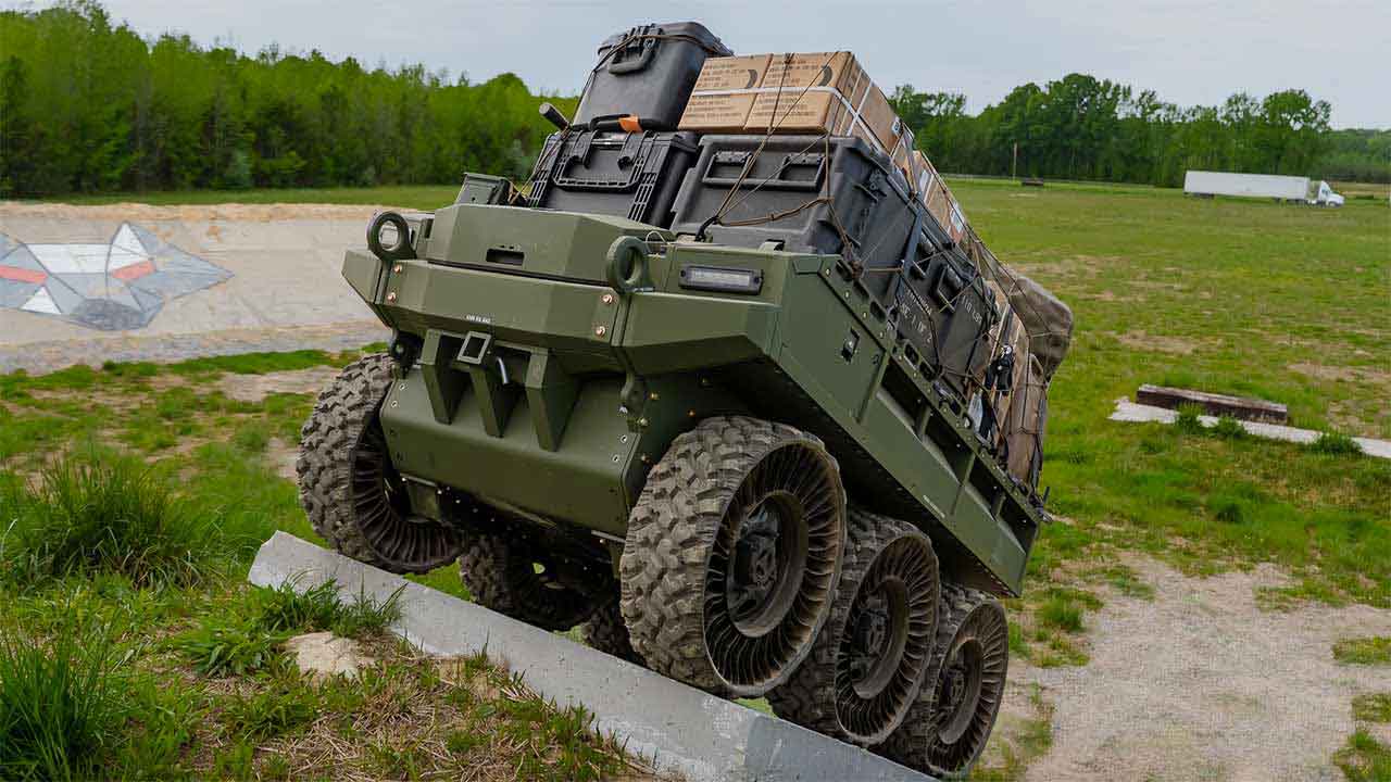 Véhicule terrestre sans pilote Hunter Wolf Photo : HDT Global - X @hdtglobal