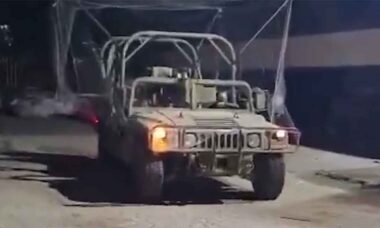Exército de Israel improvisa proteção com redes para deter drones FPV do Hezbollah. X @Archer83Able