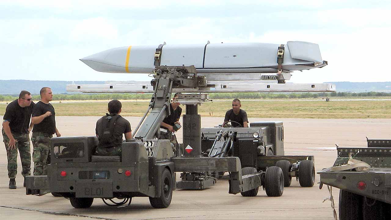 AGM-158B JASSM-ER