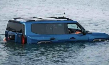 Conheça o Jetour G700, carro capaz de atravessar enchentes sem problemas