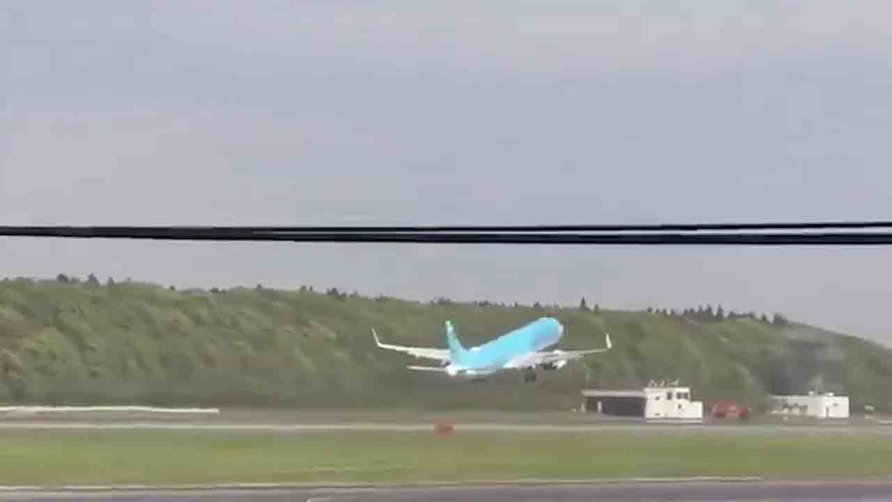 A Korean Air repülőgépe majdnem lezuhant erős szélben történő leszállás közben Tokióban. Fotó: X @nabilajamal_