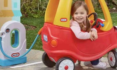 Little Tikes apresenta versão "elétrica" de seu carrinho infantil