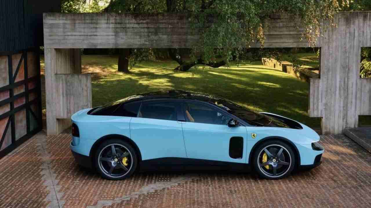 フェラーリ、デザイン批判にもかかわらず64万ドルの新型EVに強い需要があると発表