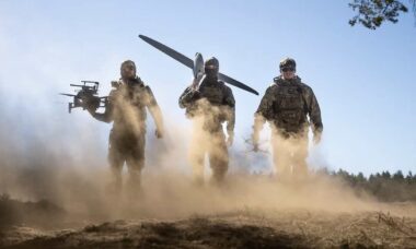 Operadores de drones ucranianos "derrotam" tropas suecas em exercício da OTAN