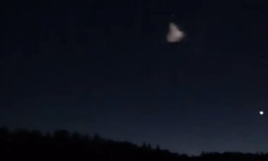 Mistério: Luzes em formato de cone intrigam cidadãos de província no Canadá
