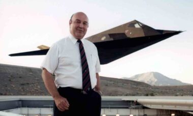 Morre Denys Overholser, engenheiro da Skunk Works ligado à origem da tecnologia stealth moderna. Foto: Lockheed Martin/Skunk Works