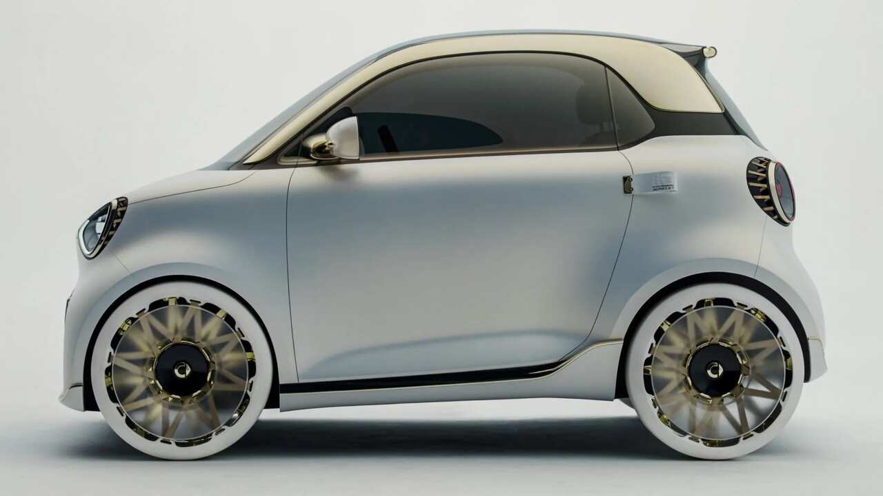 Smart reveals first images of the #2 electric compact