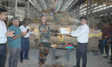 Heavy Vehicles Factory entrega 1.000º tanque T-90IM ao Exército indiano. Foto: News IADN, X @NewsIADN
