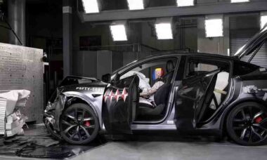 Tesla desenvolve sistema de airbags controlado por inteligência artificial
