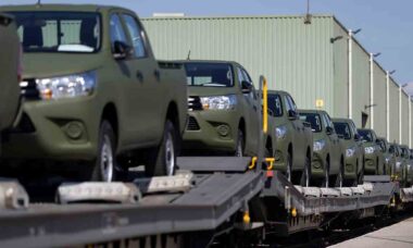 Holanda envia mais de 60 Toyota Hilux para apoiar unidades de drones da Ucrânia. Foto: Ministério da Defesa dos Países Baixos