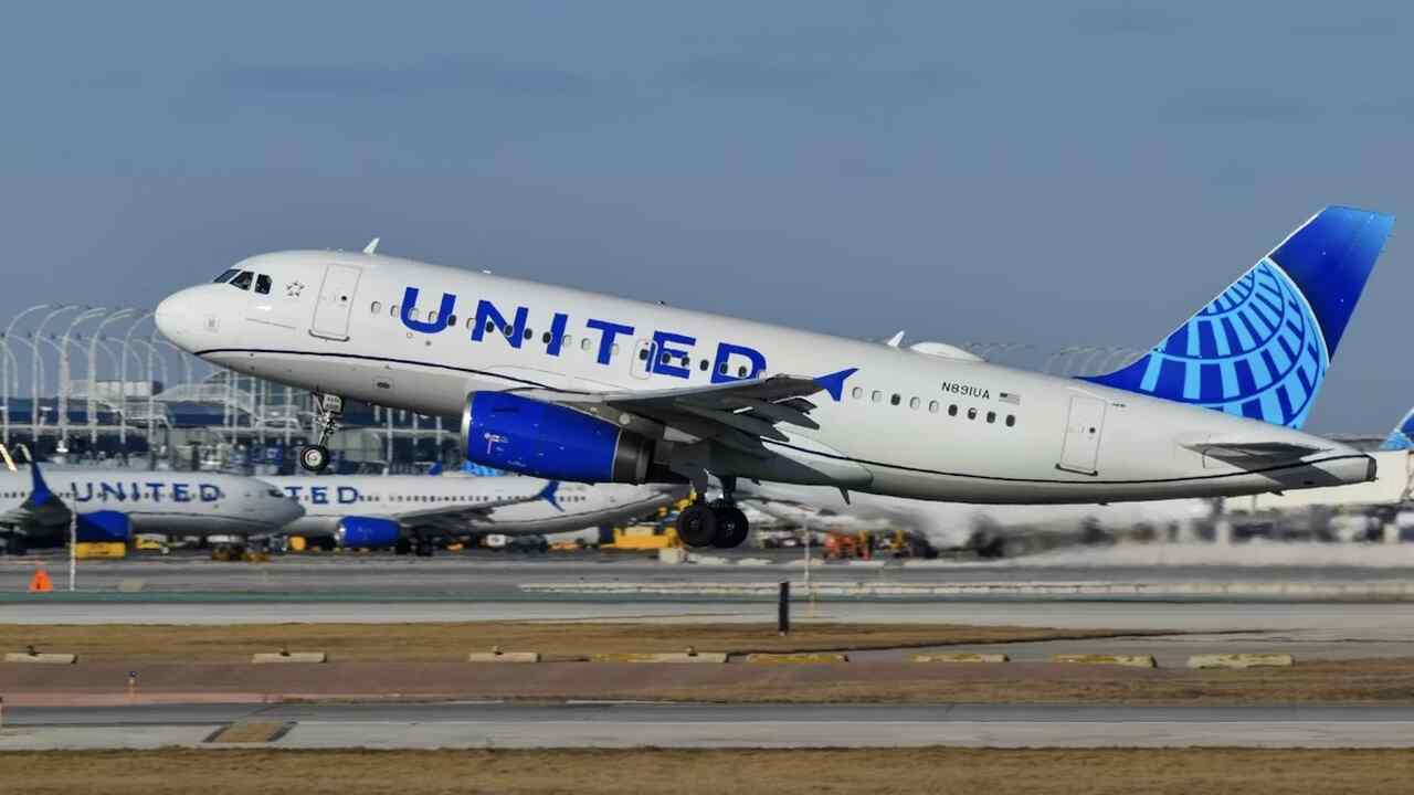 Delta Air Lines corta lanches e bebidas gratuitos em centenas de voos