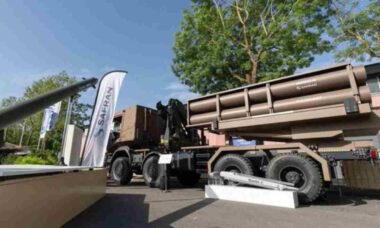 França escolhe foguete THUNDART para atingir alvos a até 150 km