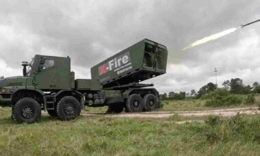 Hanwha e Thales firmam parceria para integrar mísseis Chunmoo ao sistema X-Fire
