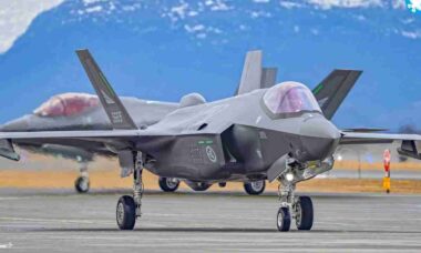 Marinha dos EUA aprova produção de 11 caças F-35 para cliente estrangeiro