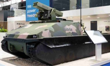 Patria e RENK revelam blindado não tripulado com alcance de 500 km na Eurosatory 2026