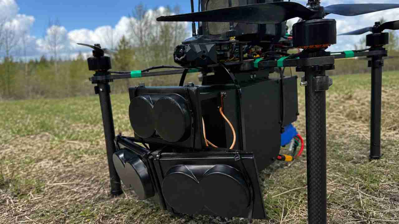Estônia testa drone espião que detecta equipamentos eletrônicos inimigos a longa distância