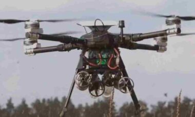 Martyn Tech apresenta drone bombardeiro Adis com comunicação via satélite