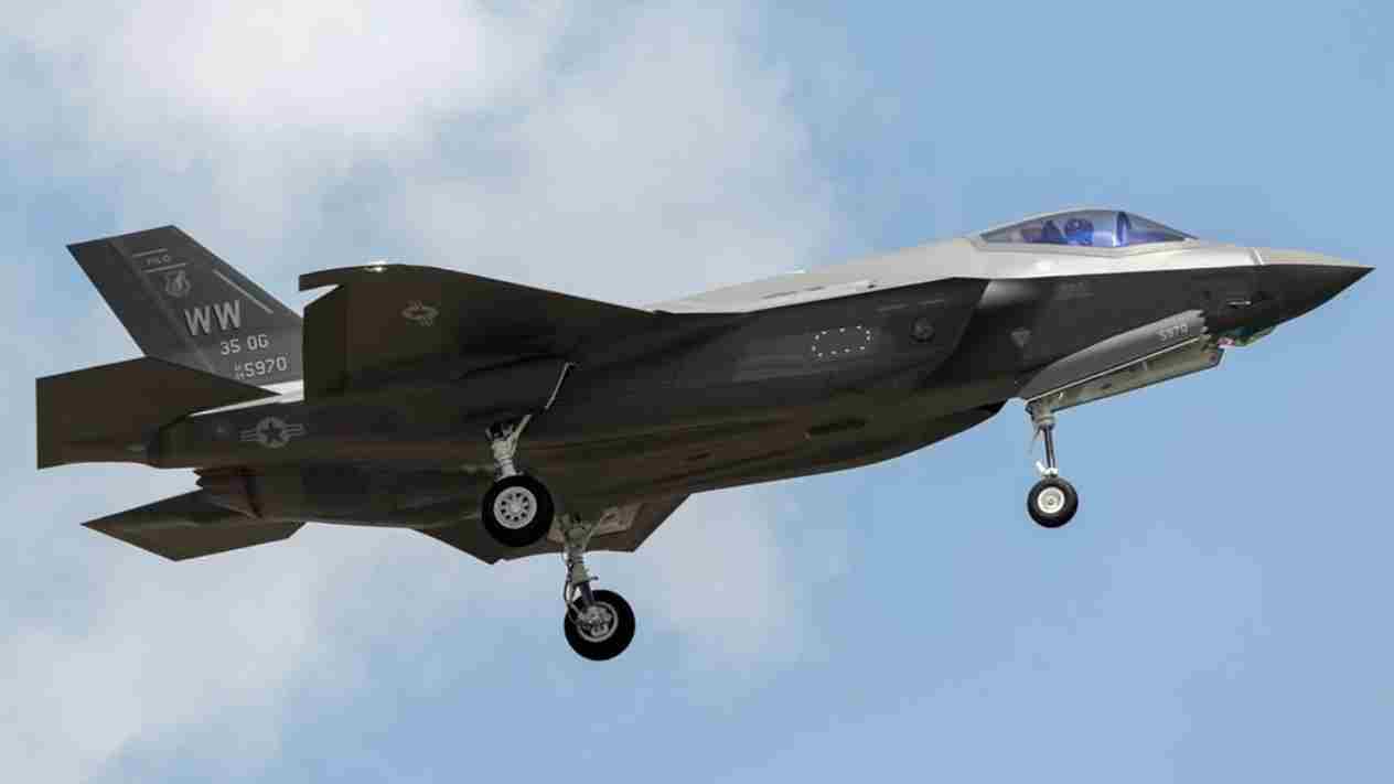 F-35A Wild Weasel com código WW realiza primeiro voo e vai para Misawa
