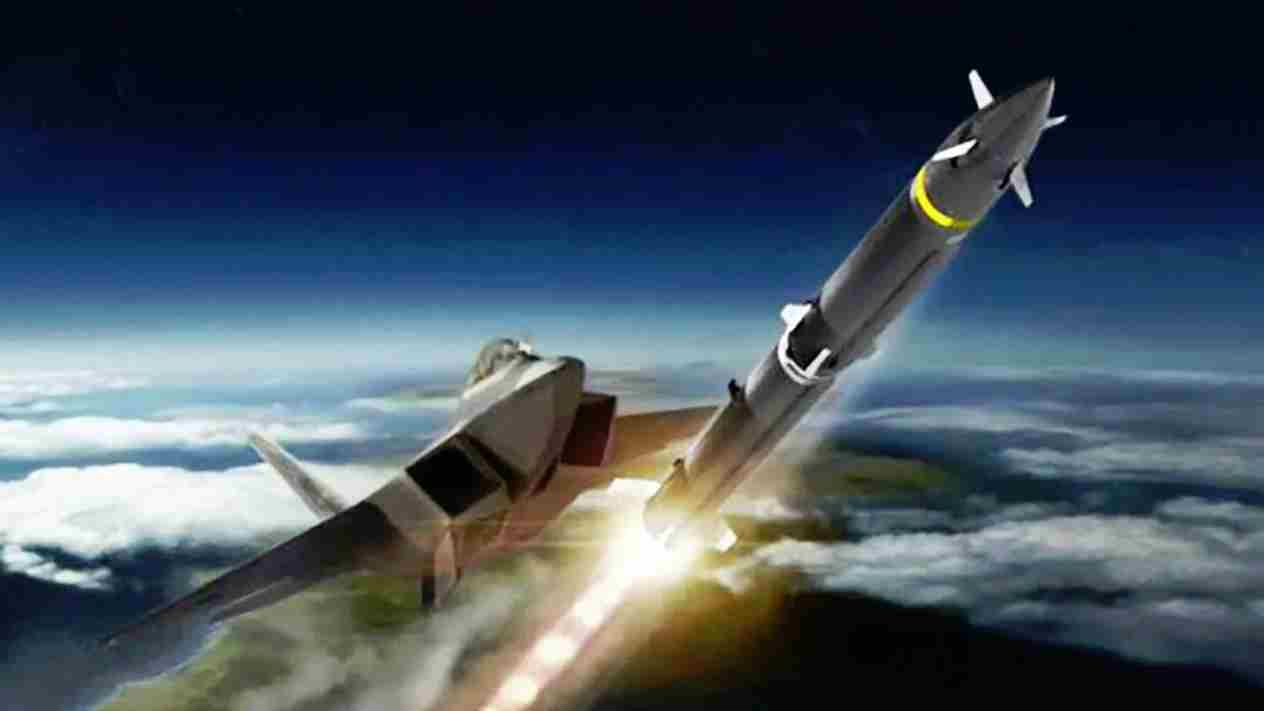 EUA querem míssil ar-ar com alcance de quase 2 mil km para destruir alvos estratégicos (X @F15sRdaBest)